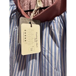 Floating By Skirt - Small